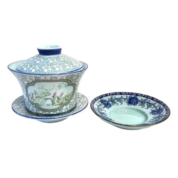 Hand-Painted Celadon Tea Cup and Saucer Set - Umezume Floral Pattern - Picture 1 of 10